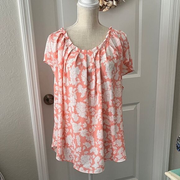 LC Lauren Conrad Peach and White Floral Blouse - Picture 1 of 8